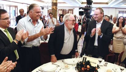 Arias Cañete y Alberto Fabra en el acto del PP en Torrevieja.