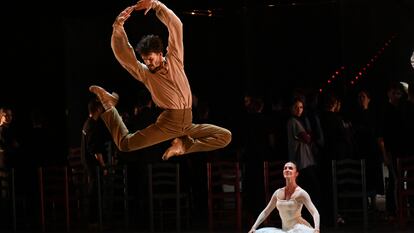 Albert Hernández y Débora Martínez, en un ensayo de 'El loco'.