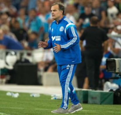 Marcelo Bielsa, durante un partido del Olympique de Marsella.