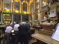 Interior de la Bolsa de Madrid en una fotografía tomada el 29 de diciembre del año 2000.