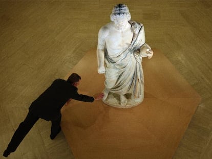 Copia del Esculapio instalada en el MAC de Barcelona.