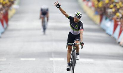 Edvald Boasson Hagen celebra su victoria en la 19ª etapa del Tour.