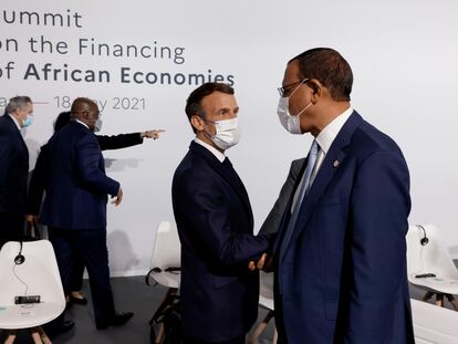 El presidente francés, Emmanuel Macron, ha celebrado este martes una cumbre en París para agilizar las ayudas hacia África