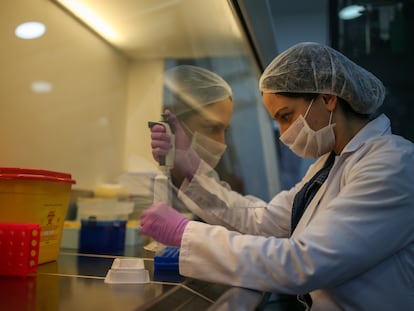 La empresa RTA laboratoires, que produce medio millón de kits de detección diarios.
