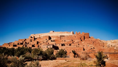 Merzouga en el pueblo de Hassilabied al sureste de Marruecos.