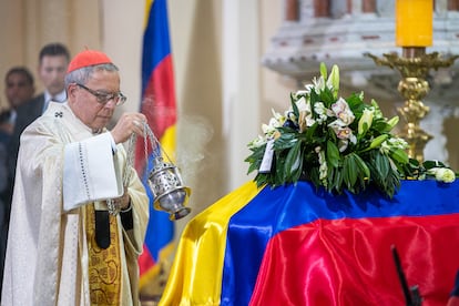 El cardenal José Luis Rueda presidió una misa fúnebre.