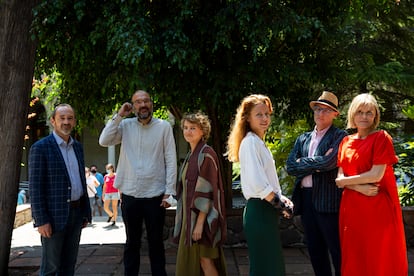 Un grupo de participantes en las jornadas Roots ans seeds en la Universitat de Barcelona. De izquierda a derecha: Lucio Montecchio, Nacho Peres, Evgenia Emets, Paula Bruna,Antonio Riello y Tatiana Kourochkina.