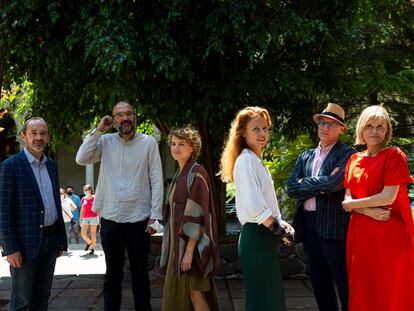 Un grupo de participantes en las jornadas Roots ans seeds en la Universitat de Barcelona. De izquierda a derecha: Lucio Montecchio, Nacho Peres, Evgenia Emets, Paula Bruna,Antonio Riello y Tatiana Kourochkina.