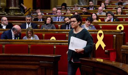 Natalia Sànchez, portavoz de la CUP, antes de participar en el pleno.