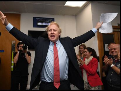 Boris Johnson celebra su victoria en la noche del jueves.
