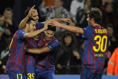 Pedro, Montoya, Marc Bartra y Sergi Roberto celebran uno de los goles del Barça.