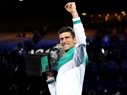 Novak Djokovic celebra su victoria en Melbourne, este domingo.