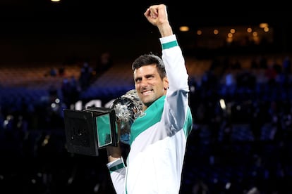 Novak Djokovic celebra su victoria en Melbourne, este domingo.