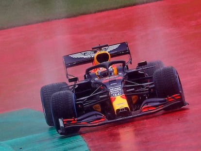 El piloto de Red Bull Max Verstappen, durante la clasificación del Gran Premio de Estiria de F1 2020.