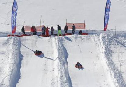 Tubing en Sierra Nevada.