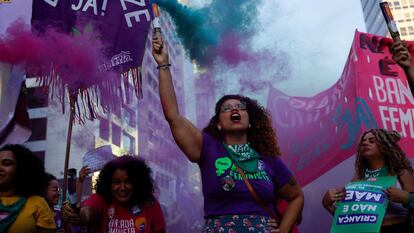 Una protesta en contra del proyecto de ley que intenta impulsar el Congreso brasileño de equiparar el aborto legal después de la semana 22 al homicidio.