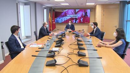 Ignacio Aguado, junto a los portavoces de PSOE, Más Madrid, Cs y Unidas Podemos en la sede de la vicepresidencia de la Comunidad el pasado mes de junio.