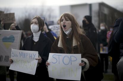 Una protesta en Berlín, Alemania, contra el despliegue de tropas rusas en Ucrania.