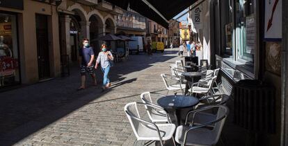 Una terraza vacía en Aranda de Duero (Burgos).