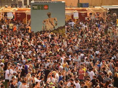 En aquestes festes quasi es perden els sentits, o es perden del tot, frenètics els participants com les Bacants i xopats d’alcohol com els amics de Dionís. 