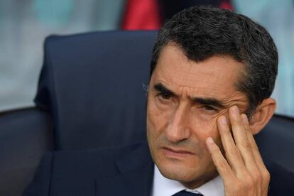 Valverde, en el banquillo del Camp Nou.