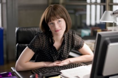 Elizabeth Bakns, como Betty Brant en 'Spiderman'.