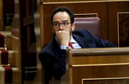 El portavoz parlamentario del PSOE, Antonio Hernando, en el Congreso.