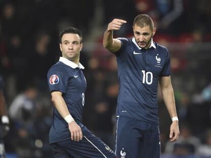 Valbuena y Benzema en un partido de 2014.