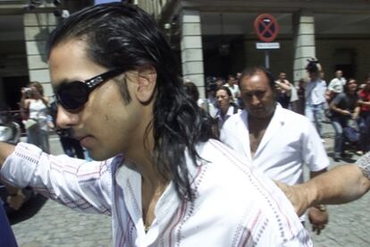 El bailaor flamenco Juan Manuel Fernández Montoya, 'Farruquito' , en 2004, a la salida de los juzgados de Sevilla.