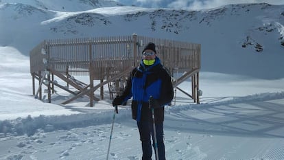 Jos&eacute; Miguel Vi&ntilde;as, con equipaci&oacute;n ant&aacute;rtica en Formigal.