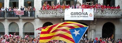 La afici&oacute;n festeja en la Pla&ccedil;a de Vi. 