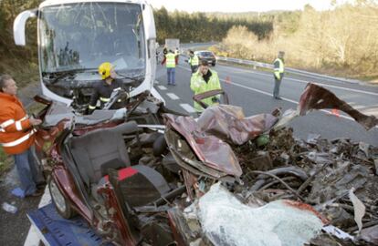 Los dos vehículos que se han visto implicados en el accidente.