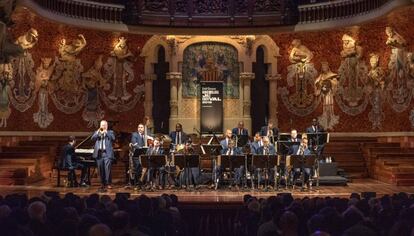 La banda, durante su actuación en el Palau.