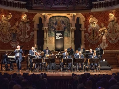 La banda, durante su actuación en el Palau.