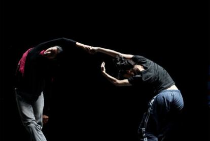 Imagen de la coreografía de Emanuel Gat <i>Brilliant corners.</i>