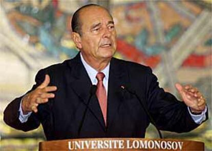 El presidente francés, Jacques Chirac, durante un discurso pronunciado en Moscú, el pasado 2 de julio.