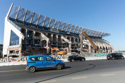 El Atlético vendió los terrenos que aún ocupa su antiguo estadio Vicente Calderón a Azora y CBRE.