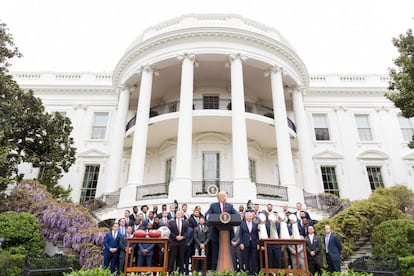 Donald Trump, en la fachada sur de la Casa Blanca, ejemplo de arquitectura neoclásica, en una imagen de 2017.