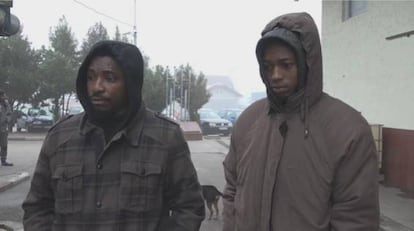 Los dos deportistas nigerianos deportados a Bosnia.