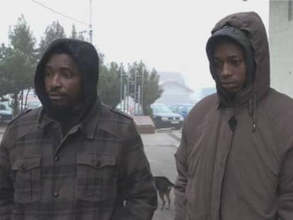 Los dos deportistas nigerianos deportados a Bosnia.