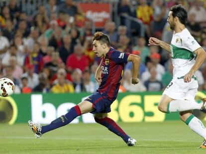 Munir marca su primer gol en partido oficial con el Barcelona en el primer partido de Liga, contra el Elche. 