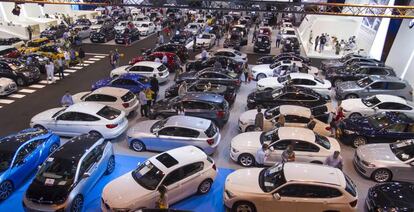 Coches expuestos en la XX edición del Salón del Vehículo de Ocasión, en 2016 en Madrid