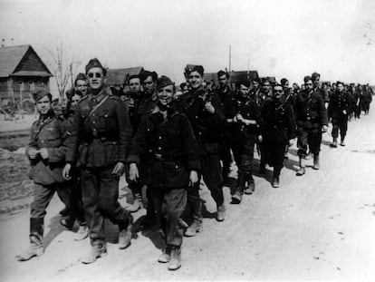 Soldados españoles de la División Azul en el frente de Rusia, durante la II Guerra Mundial.