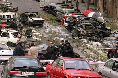 Zona de la calle Corazón de María en Madrid, tras el atentado de ETA del 6 de noviembre de 2001.