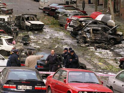 Zona de la calle Corazón de María en Madrid, tras el atentado de ETA del 6 de noviembre de 2001.
