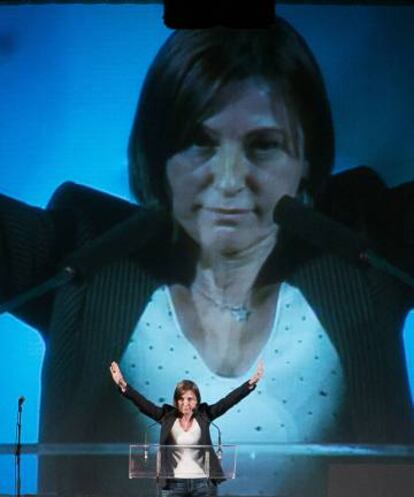Carme Forcadell, efusiva, durant un acte com a presidenta de l'ANC.
