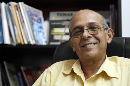 El académico y director de la revista cubana <i>Temas,</i> Rafael Hernández.
