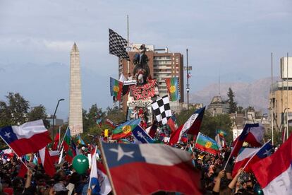 Milhares de manifestantes foram às ruas em Santiago do Chile nos últimos dias.