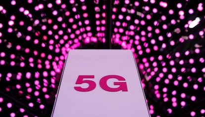 Antena de 5G en el stand de Deutsche Telekom en el MWC18 de Barcelona.