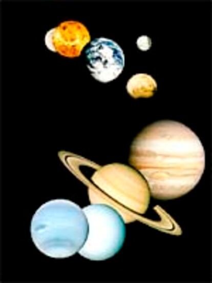 Composición de imágenes tomadas por sondas espaciales de los planetas del sistema solar, excepto Plutón, más la luna.
